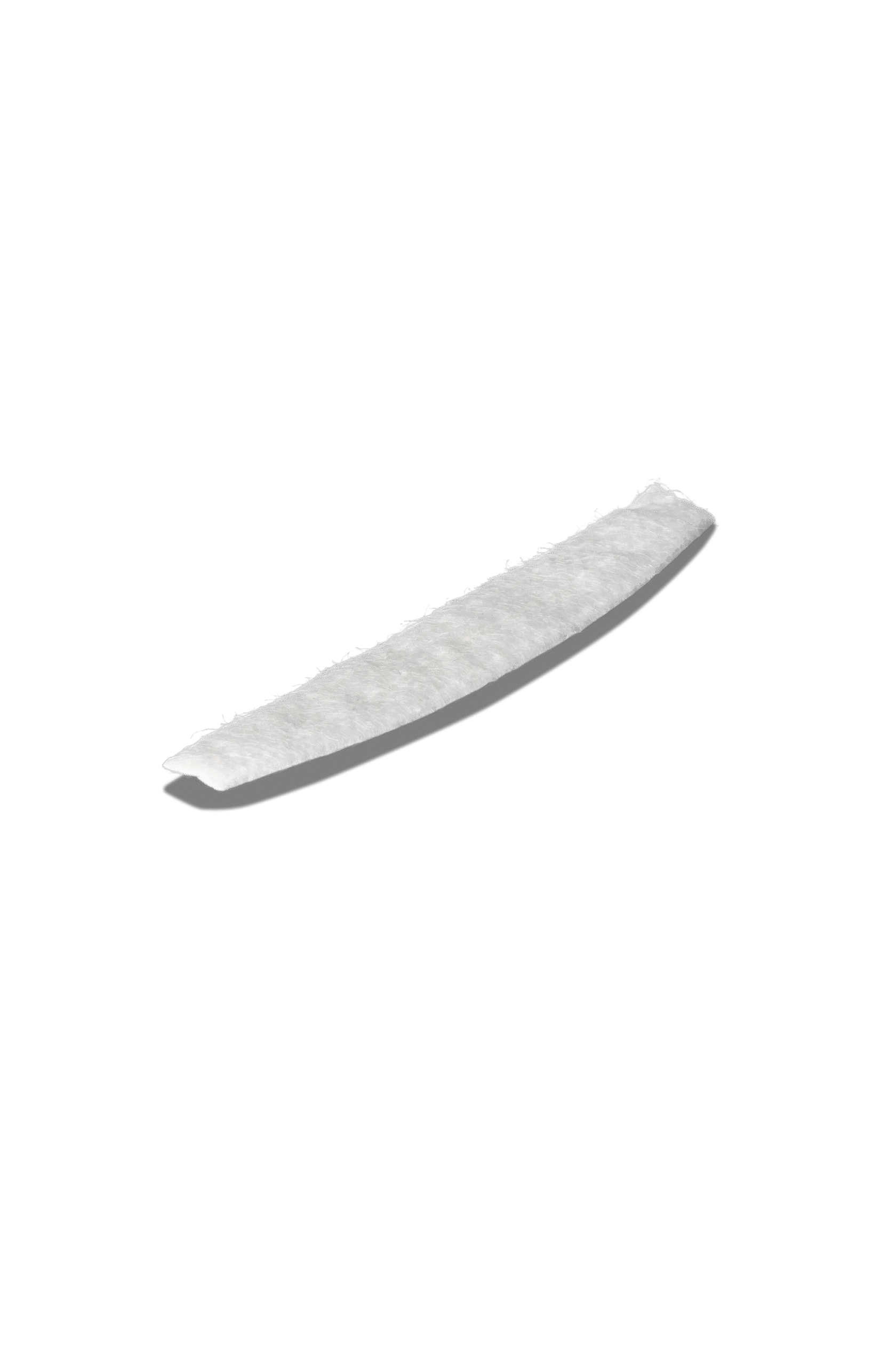 En enda vit bomullspinne på en svart bakgrund.