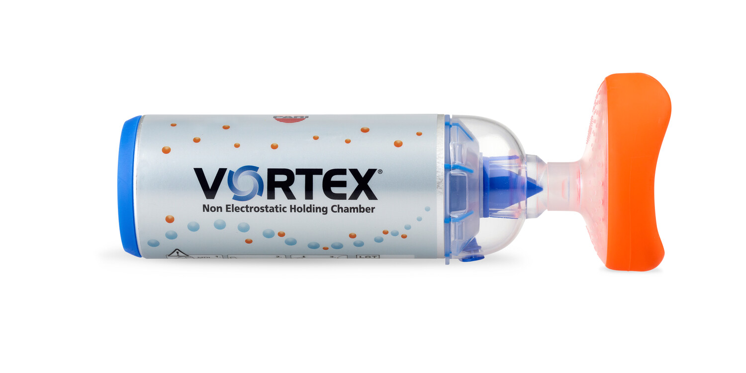 VORTEX ei-staattinen pidätyskammio inhalaattoreille, sinisillä ja oransseilla osilla, valkoisella taustalla.